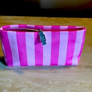 Estée Lauder 💝 pink striped cosmetic case with silver zipper NWOT